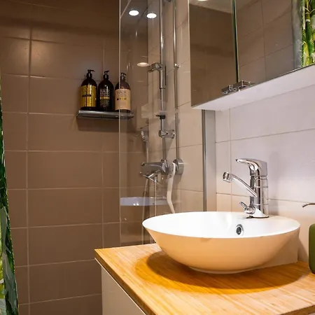 Arctic Circle Retreat: Stylish 2-room Apartament