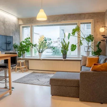 Arctic Circle Retreat: Stylish 2-room